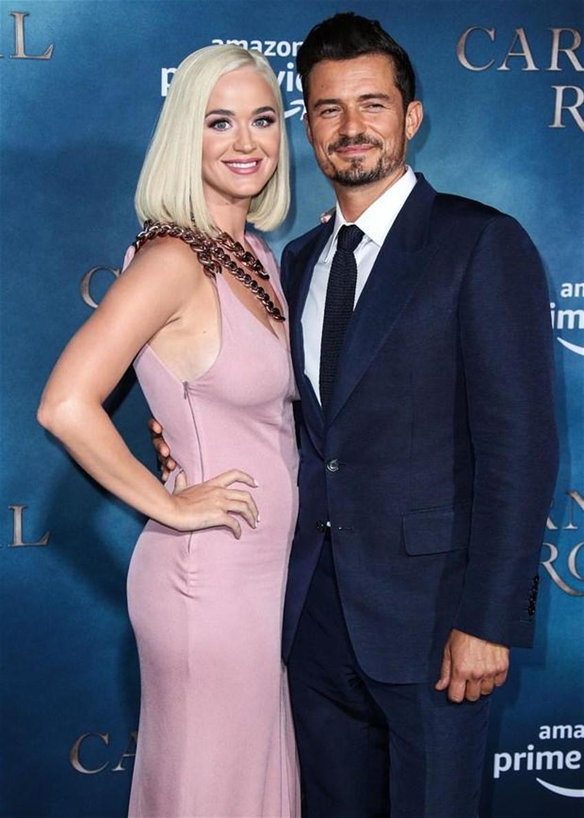 Katy Perry'nin karnı burnunda!