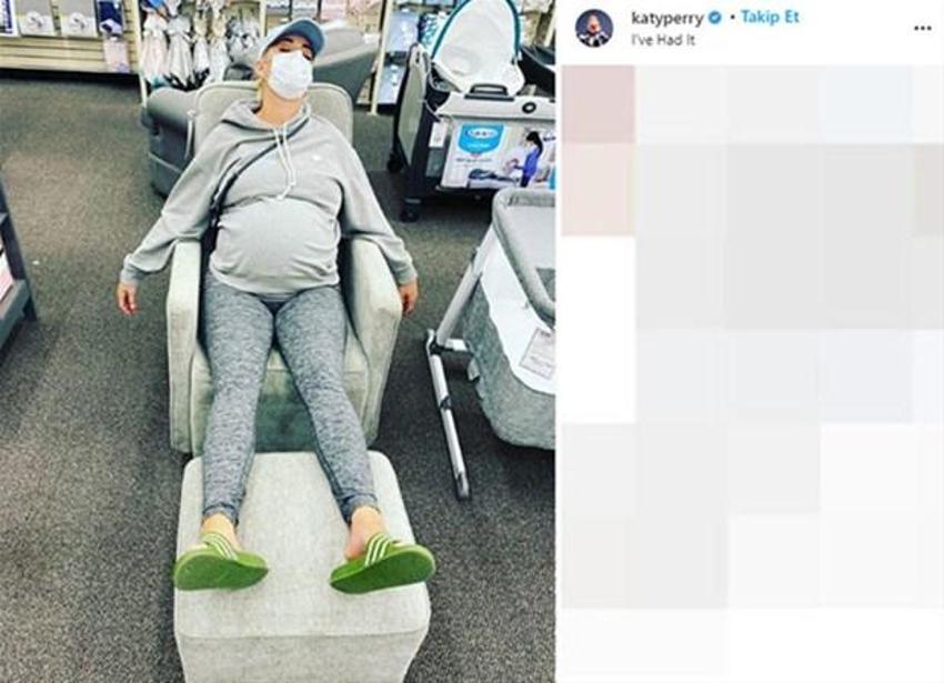 Katy Perry'nin karnı burnunda!