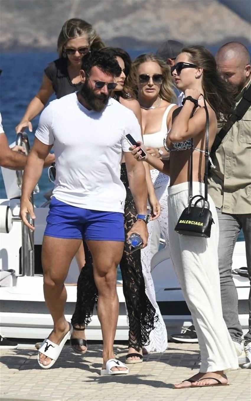 Instagram'ın kralı Dan Bilzerian tatile çıktı!