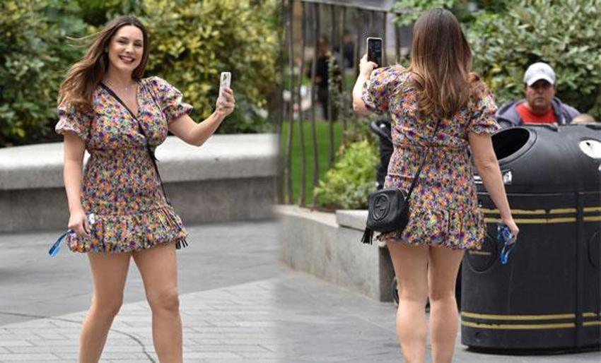 Kelly Brook her sabah defileye çıkar gibi giyiniyor