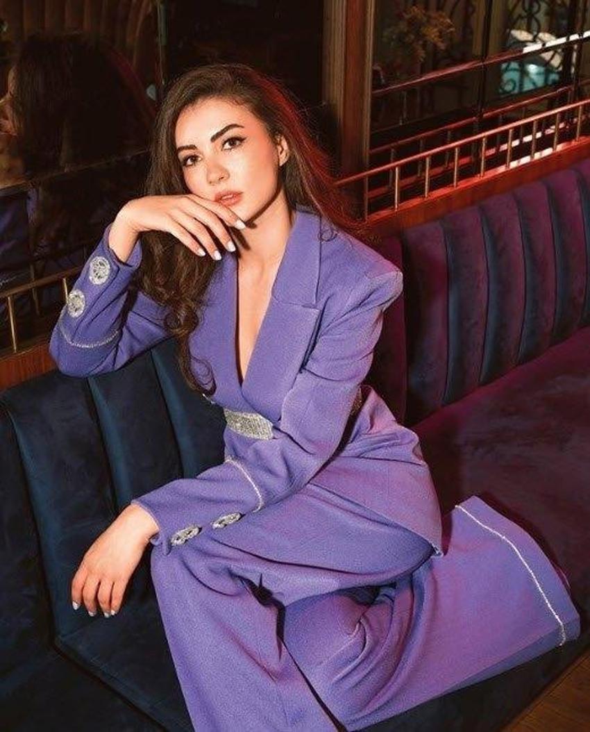 Afili Aşk'ın Ayşe'si Burcu Özberk paylaştı! Hayranları şaşırdı...