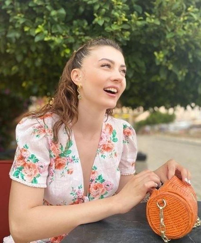 Afili Aşk'ın Ayşe'si Burcu Özberk paylaştı! Hayranları şaşırdı...