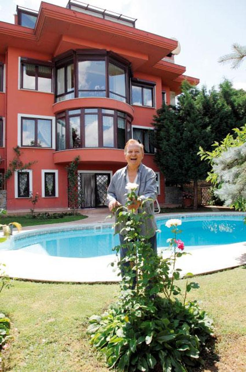 Seyfi Dursunoğlu: Türkiye'nin Huysuz Virjin'iydi