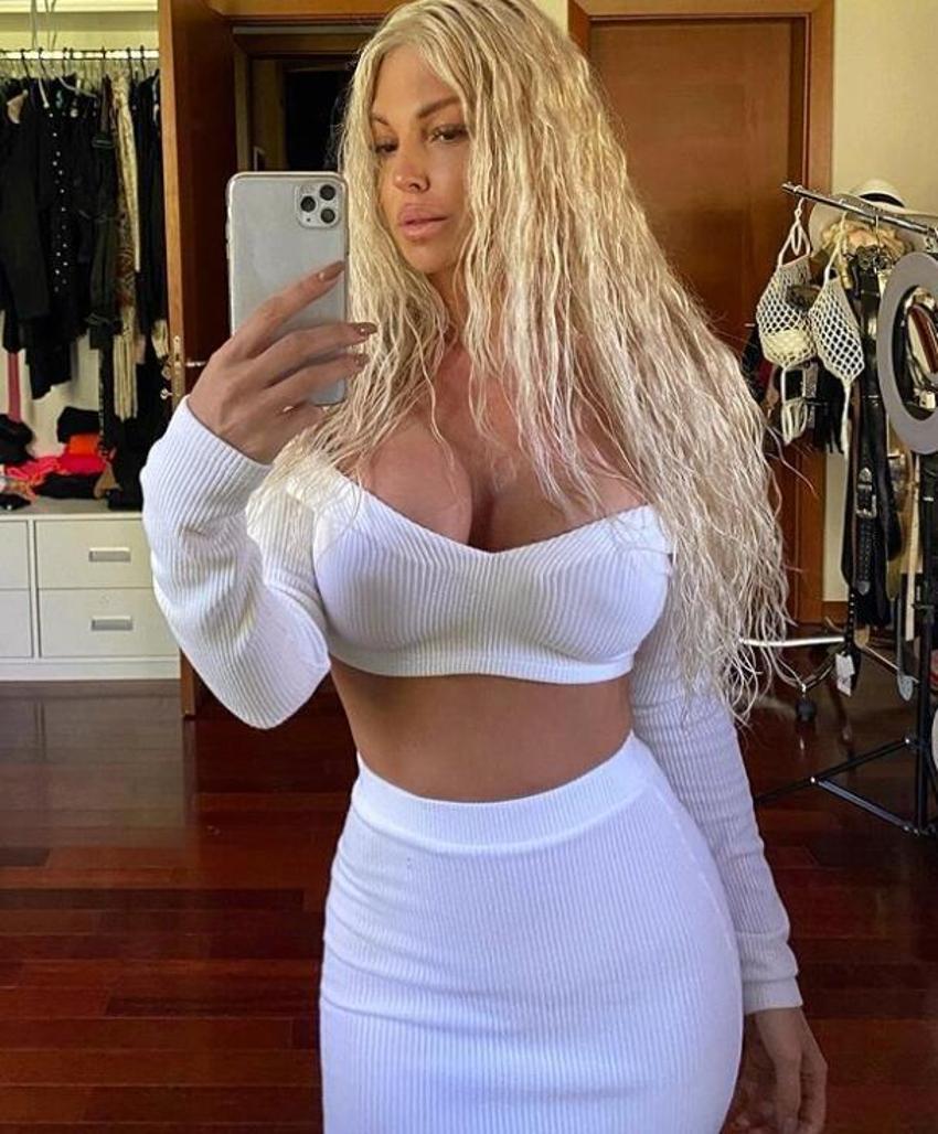 Jelena Karleusa Instagram'ı birbirine kattı!