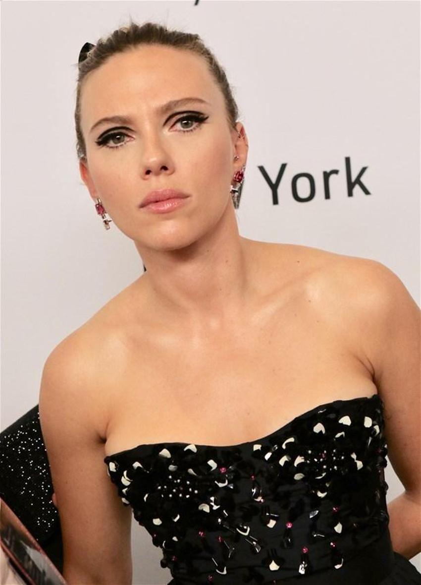 Scarlett Johansson itiraf etti: Tek engelim...