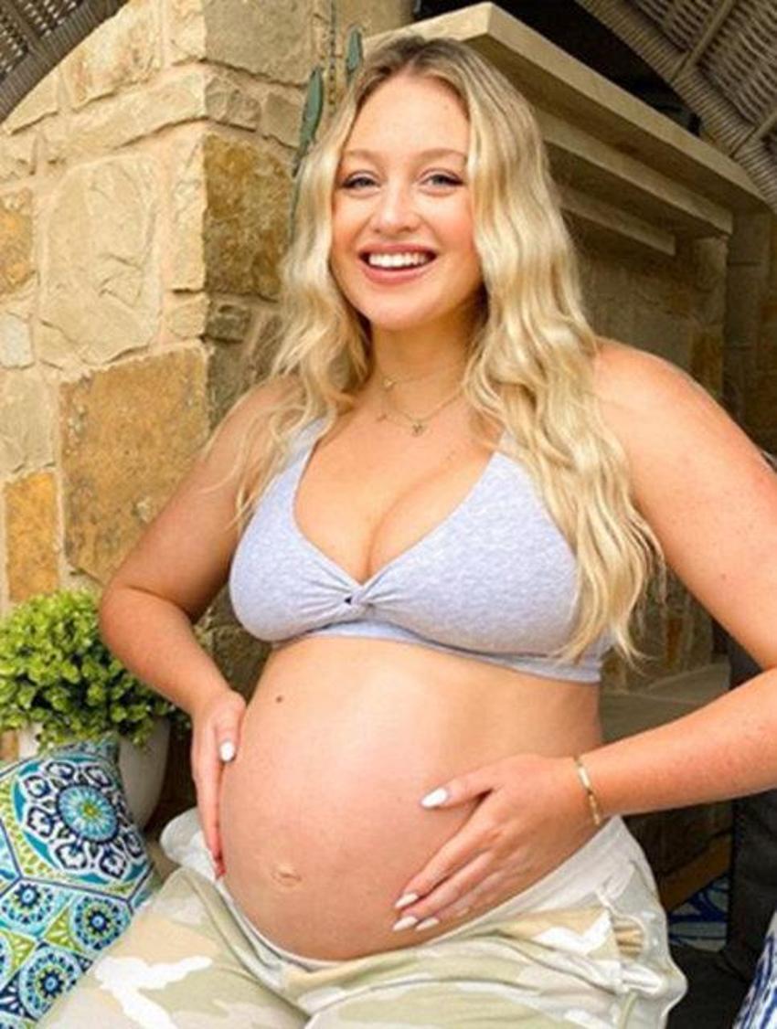 Iskra Lawrence suda doğum yaptığı anları paylaştı!