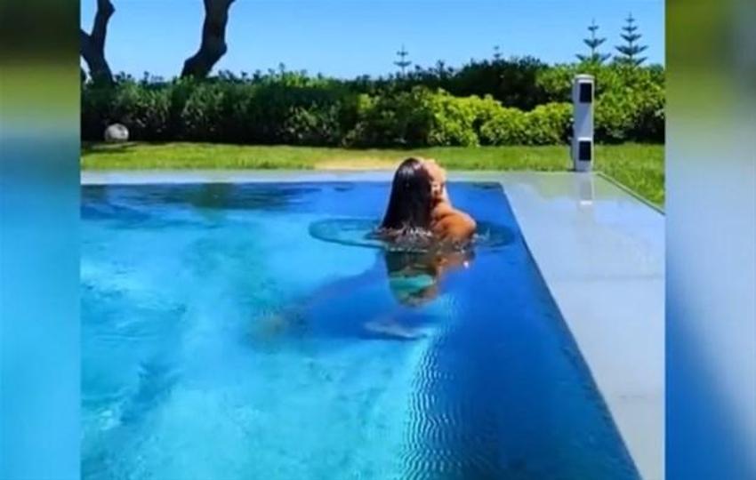 Izabel Goulart tatilin tadını çıkartıyor!