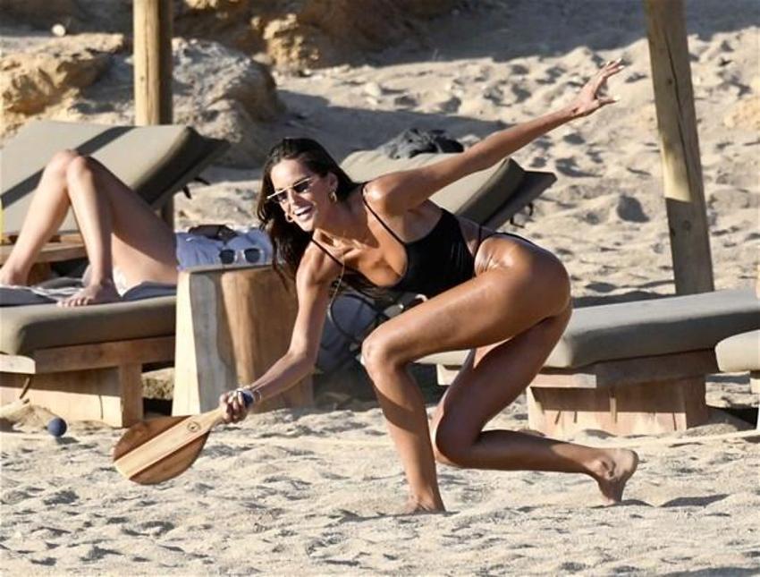 Izabel Goulart tatilin tadını çıkartıyor!
