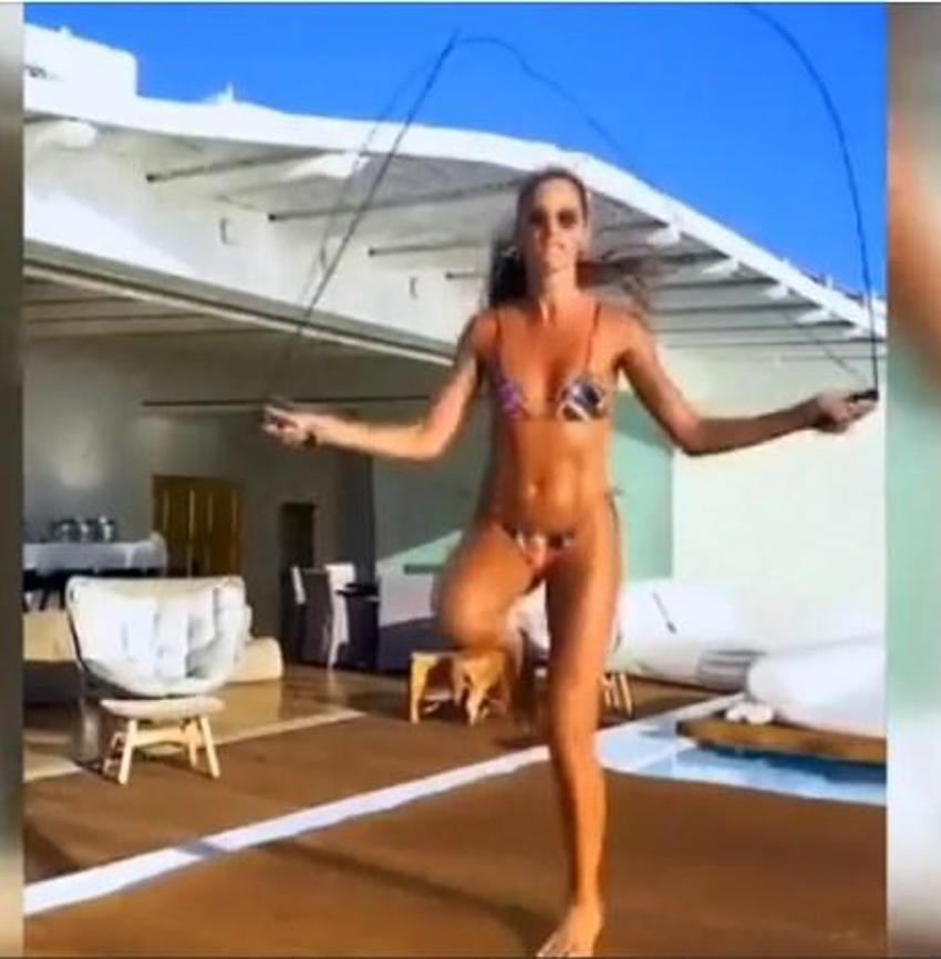 Izabel Goulart tatilin tadını çıkartıyor!