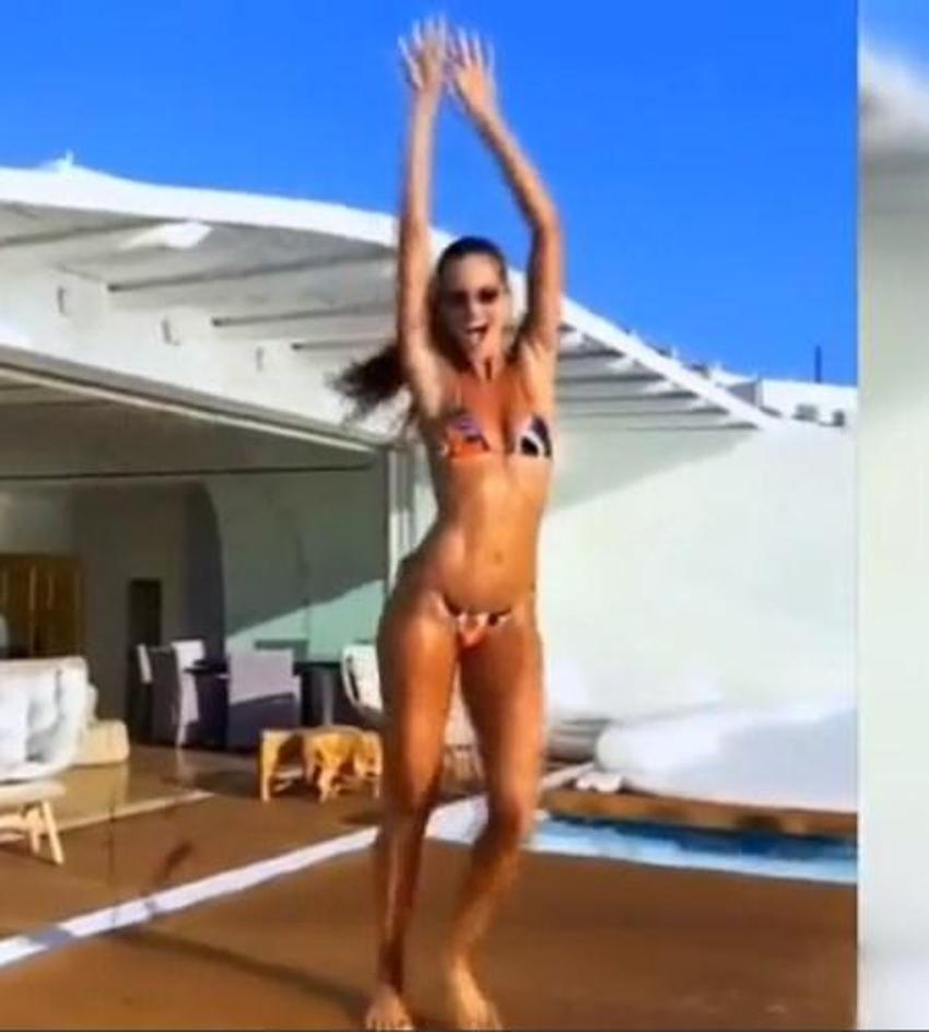 Izabel Goulart tatilin tadını çıkartıyor!