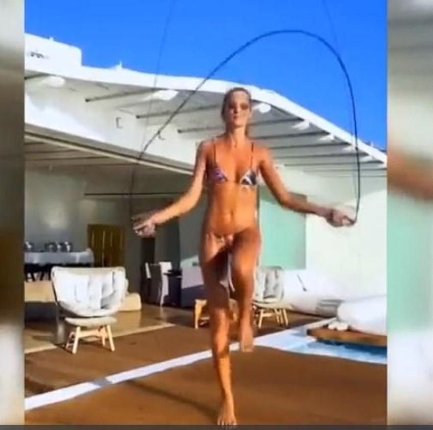 Izabel Goulart tatilin tadını çıkartıyor!