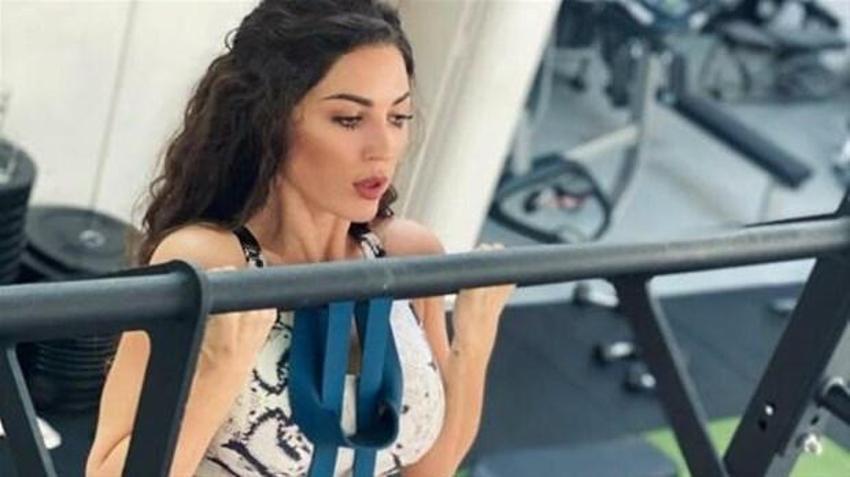 Eski yenge Yolanthe Cabau kaslı vücuduyla şov yaptı!
