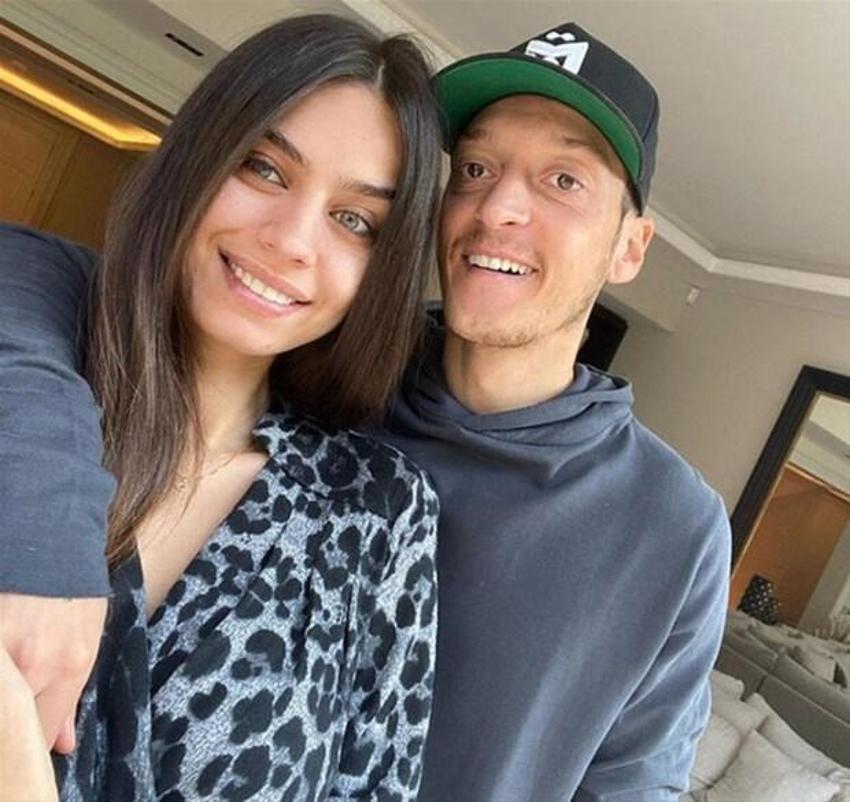 Amine Gülşe'den Mesut Özil'e: Seni bütün kalbimle seviyorum!