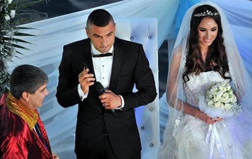 Evliliğe ikinci şans! Ünlü futbolcu yeniden evleniyor...