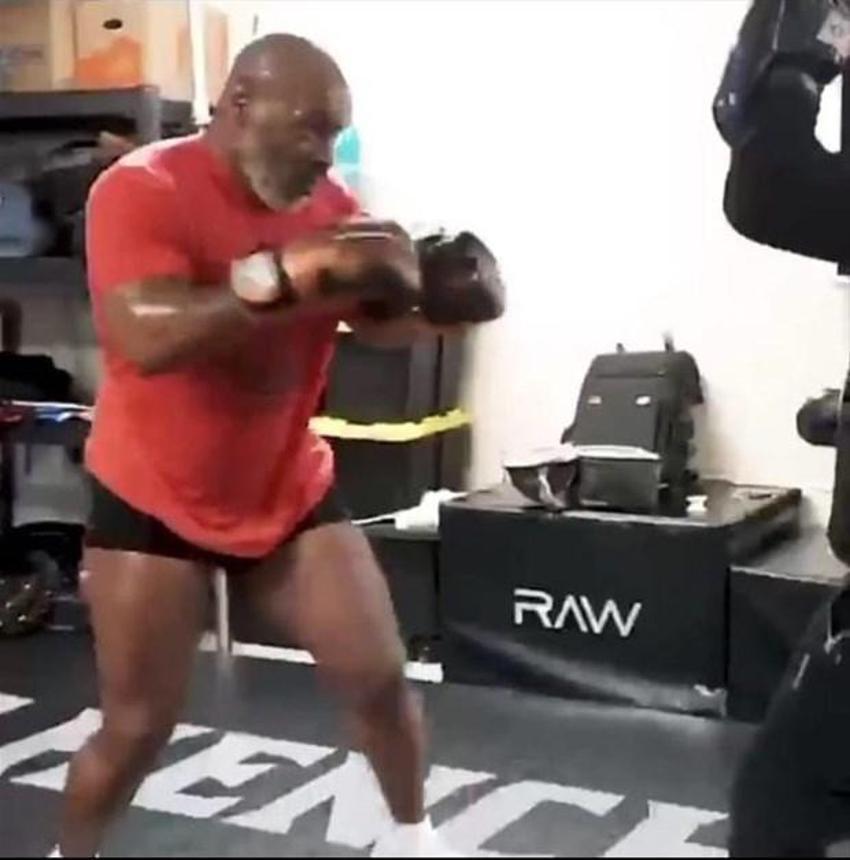 Mike Tyson yeniden ringe çıkmak için kilo verdi
