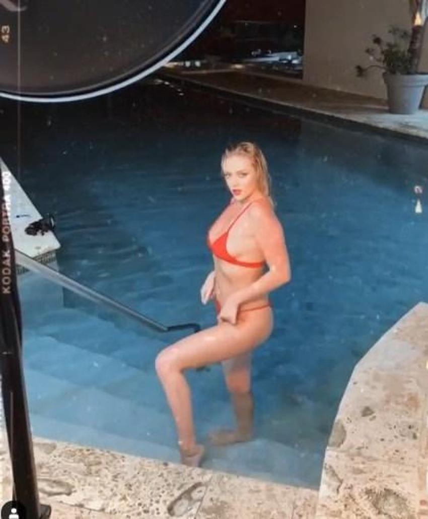 Gündüzleri doktor geceleri Playboy kızı!