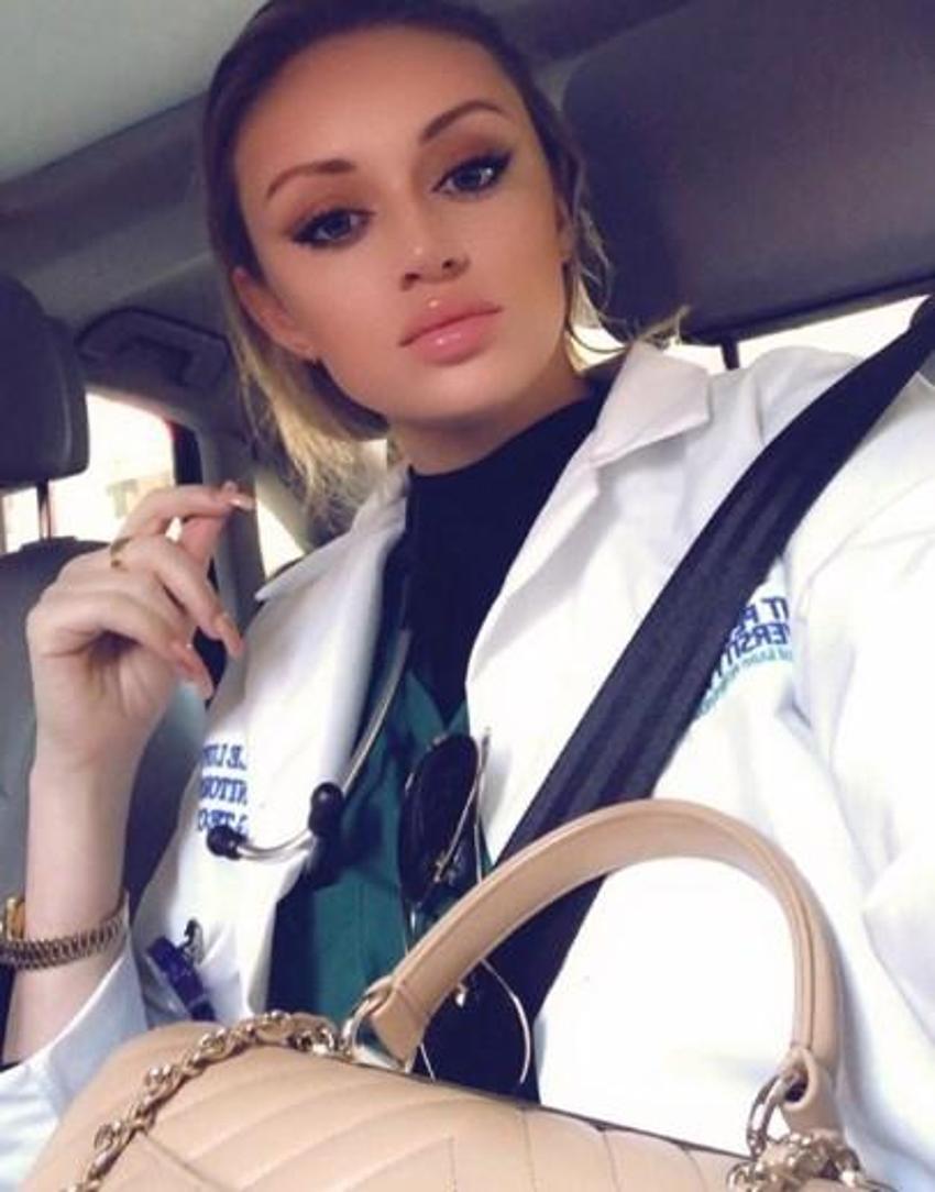 Gündüzleri doktor geceleri Playboy kızı!