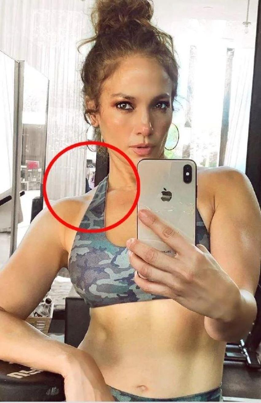 JLO korkuttu! Fotoğraftaki detay...