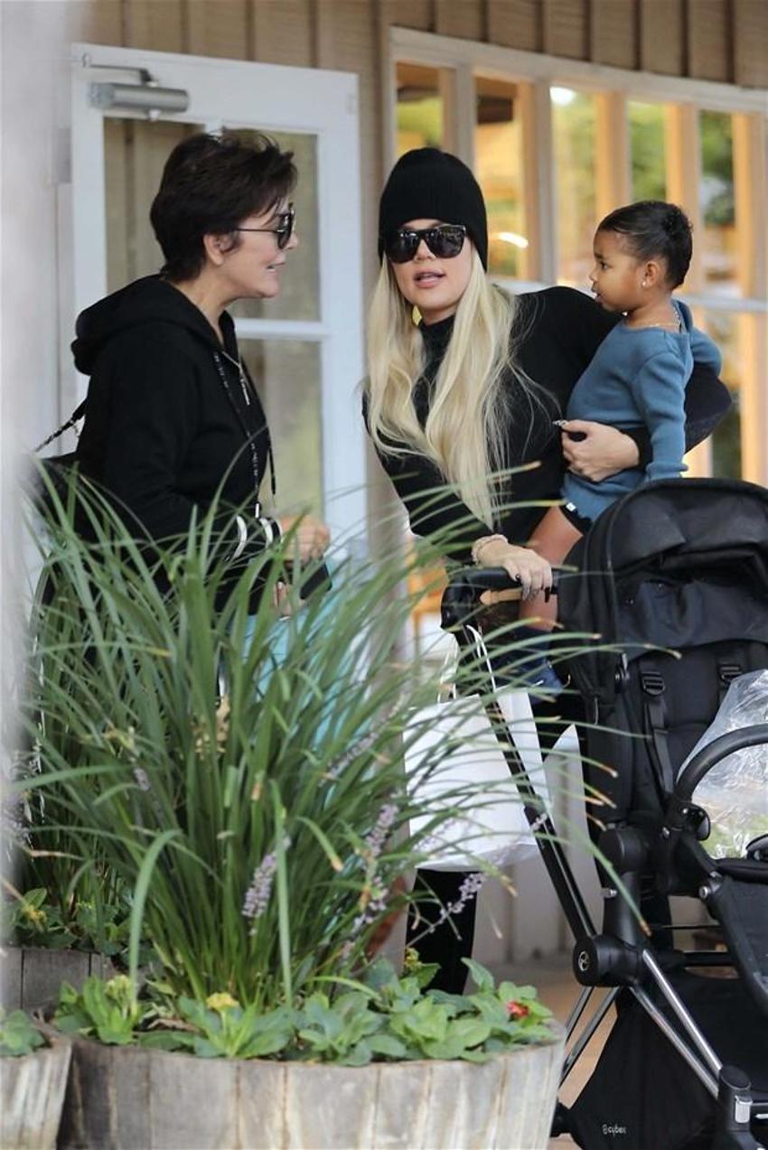 Khloe Kardashian'ın annesine hediyesi şaşırttı!