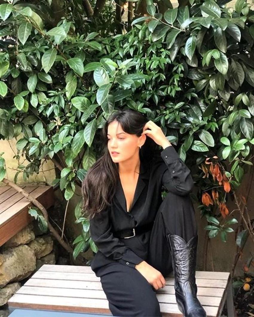 Pınar Deniz doğal pozlarıyla Instagram'ı sallıyor!