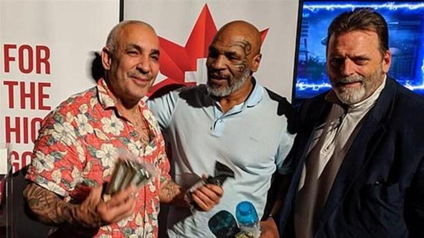 Nou Camp'a sürpriz talip! Mike Tyson...