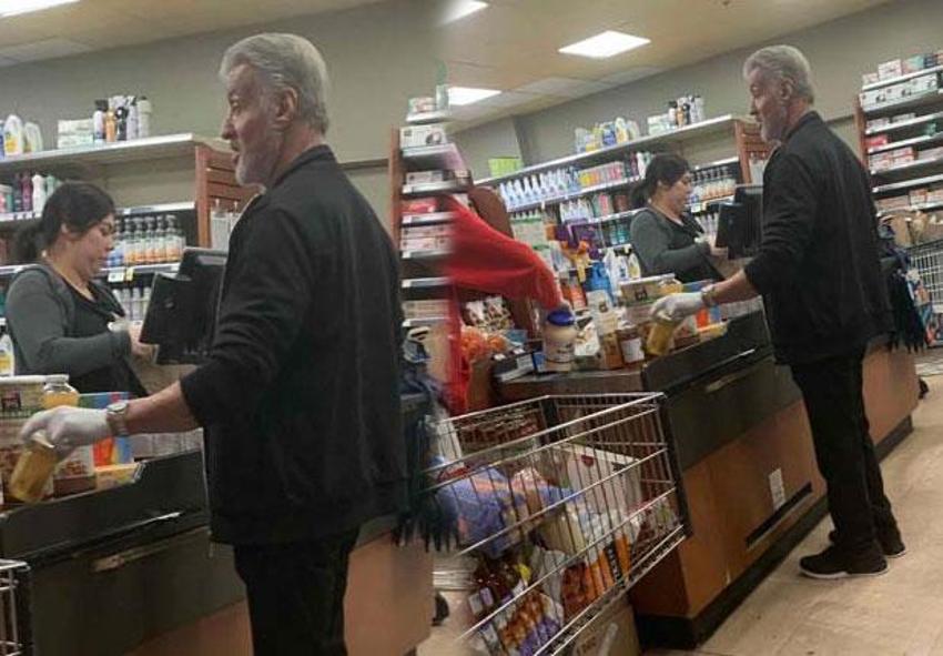 Sylvester Stallone'dan koronavirüse 'eldiven' tedbiri!