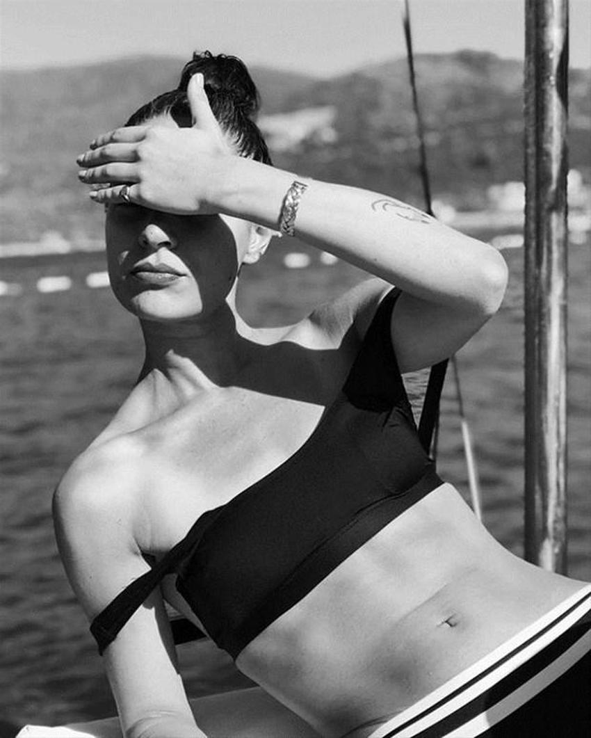 Şafak Pekdemir'e bir de Instagram'da bakın! Bikinili pozları olay yarattı