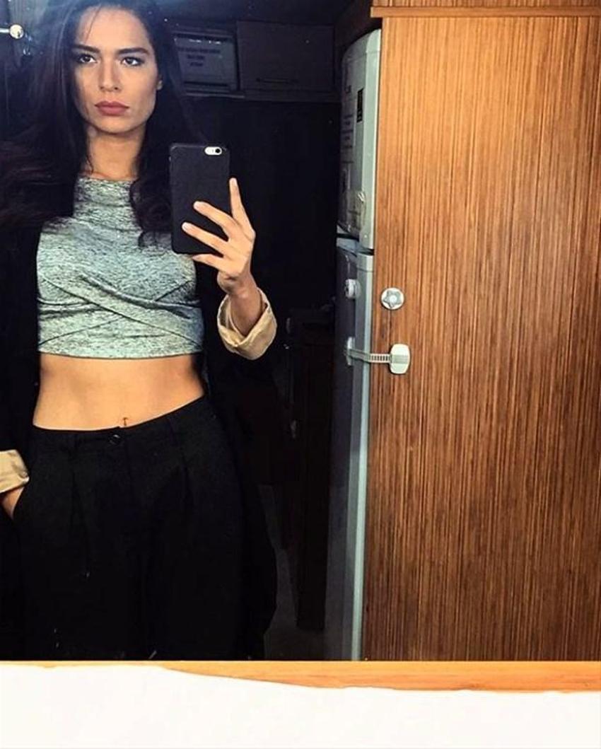 Şafak Pekdemir'e bir de Instagram'da bakın! Bikinili pozları olay yarattı
