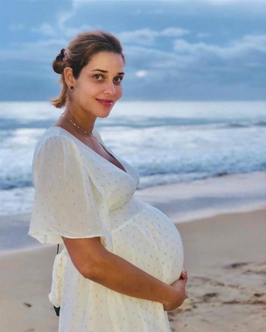 Ana Beatriz Barros