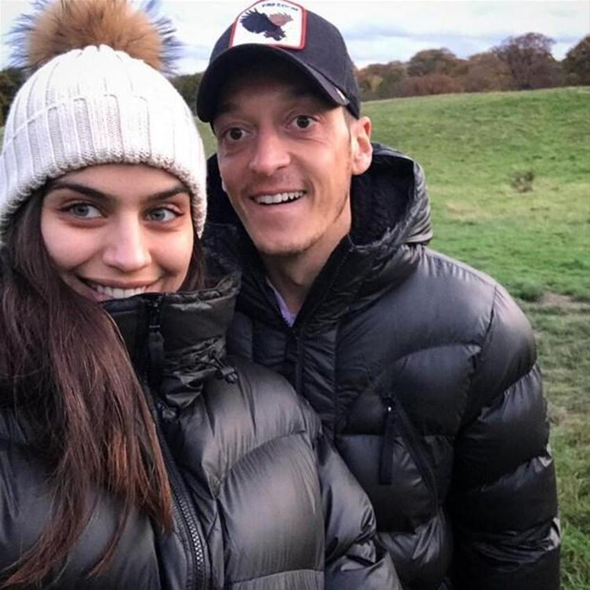Mesut Özil - Amine Gülşe çiftinin bebeklerinin cinsiyeti belli oldu