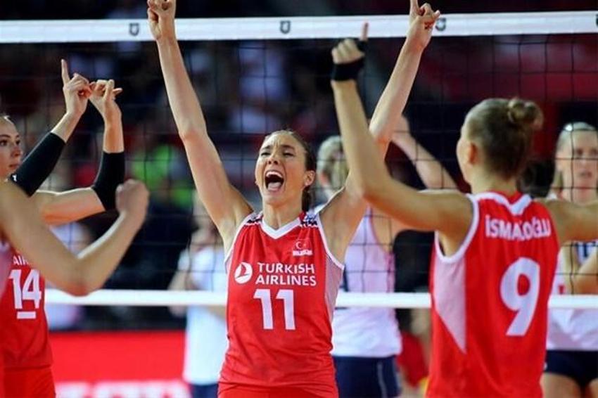 Hem annelik yaptı, hem vizeyi aldı; Naz Aydemir Akyol...