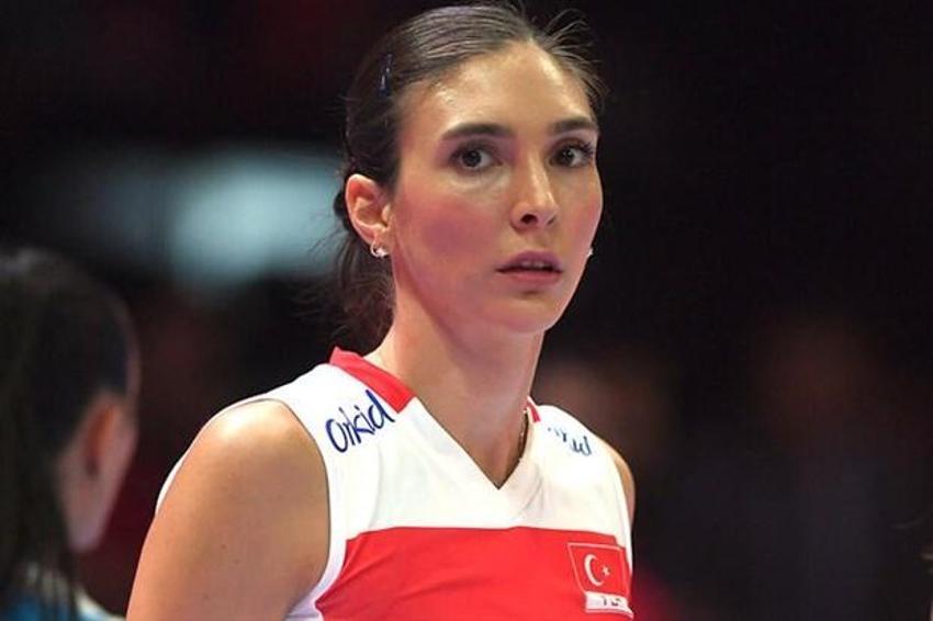 Hem annelik yaptı, hem vizeyi aldı; Naz Aydemir Akyol...