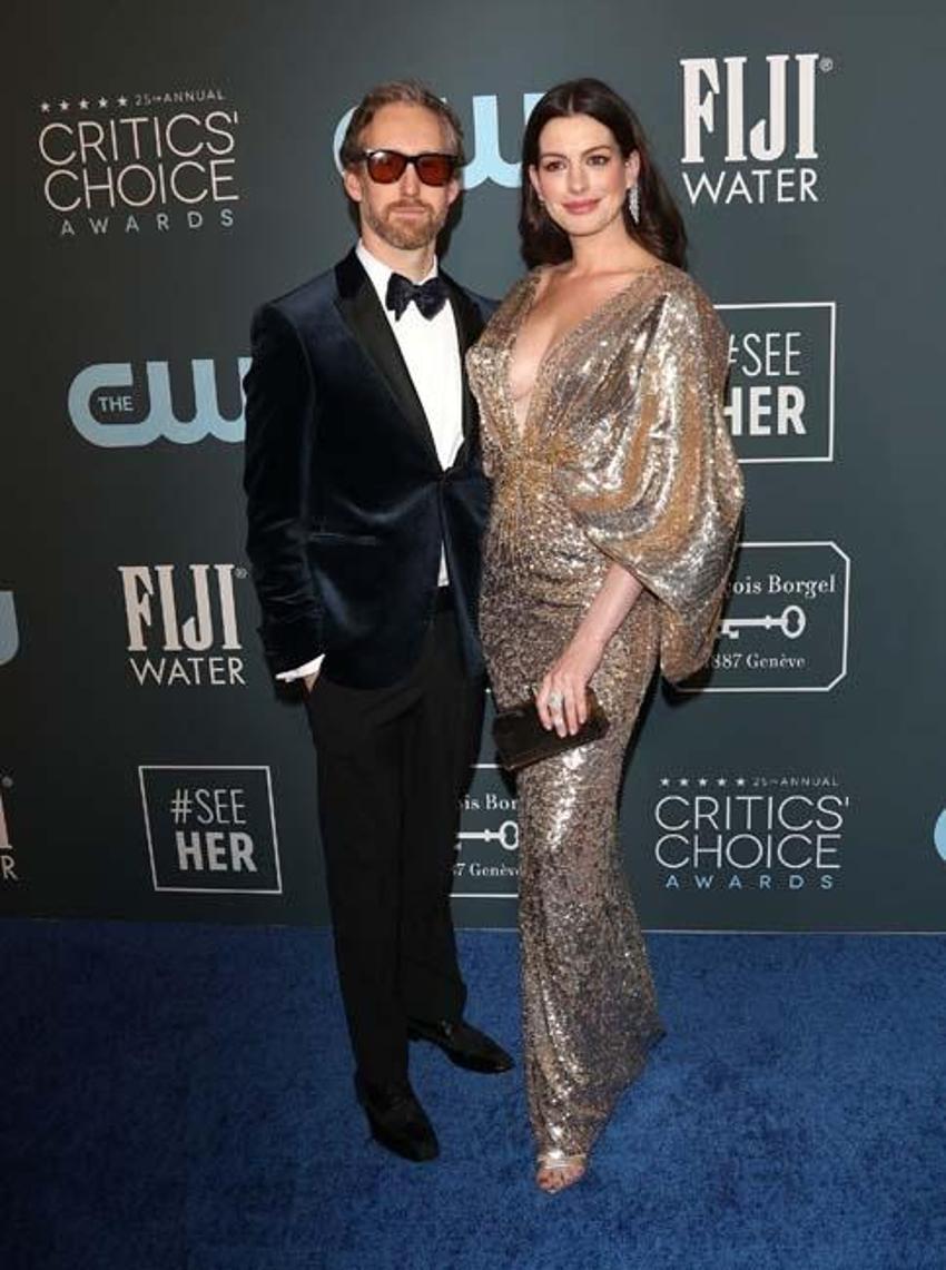 Törene damga vurdu! Anne Hathaway...