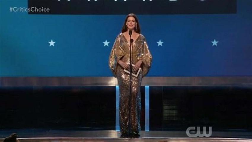 Törene damga vurdu! Anne Hathaway...