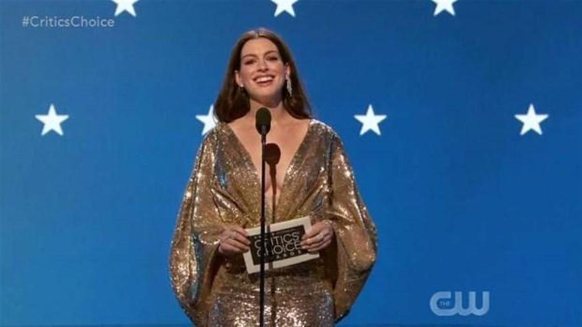 Törene damga vurdu! Anne Hathaway...
