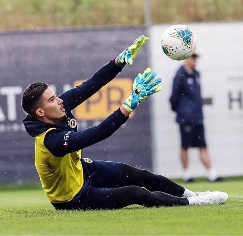Fenerbahçeli Altay Bayındır gönlünü Gökçe Kırgız'a kaptırdı