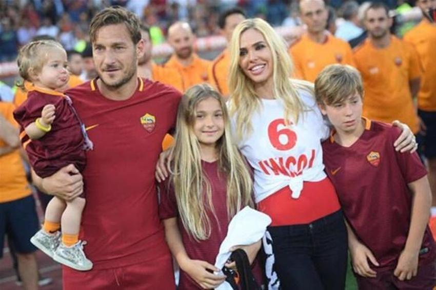 Totti'nin eşi Ilary Blasi sosyal medyayı salladı