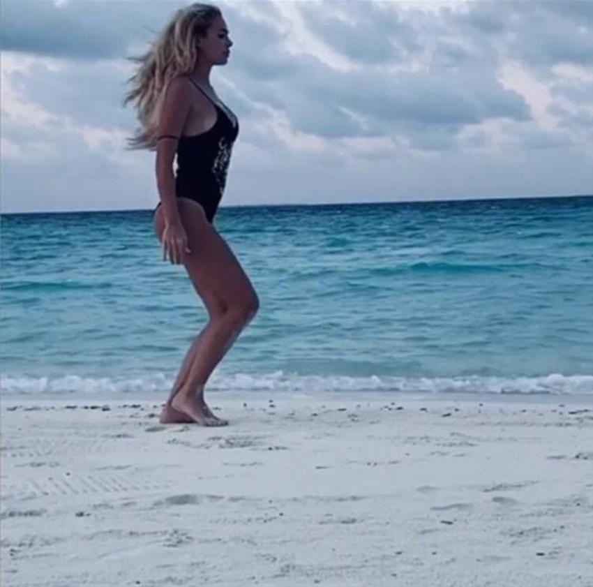 Totti'nin eşi Ilary Blasi sosyal medyayı salladı
