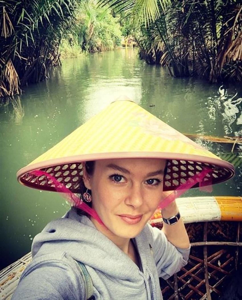 Burcu Biricik ve eşi Emre Yetkin Vietnam'da aşk tazeliyor