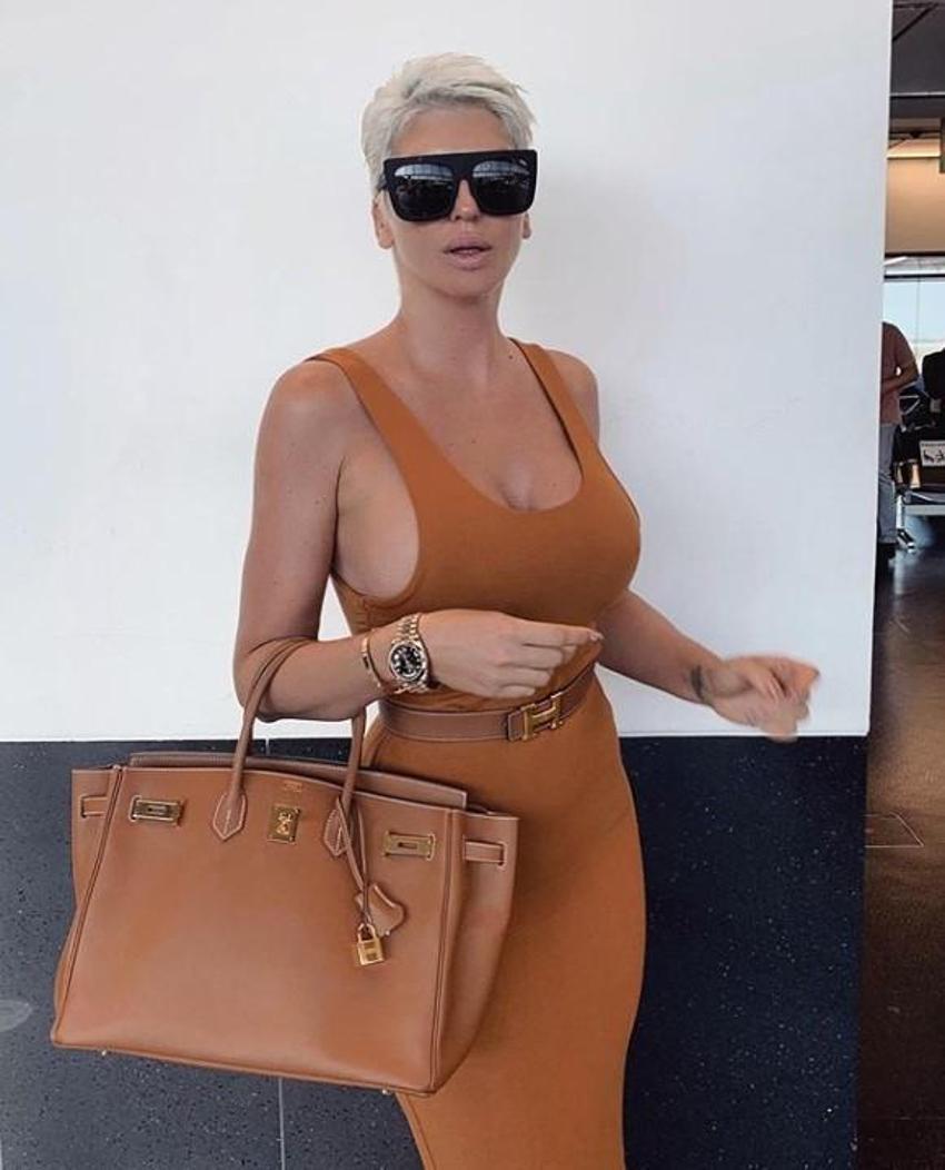 Jelena Karleusa'nın iç çamaşırlı Noel pozu nefes kesti