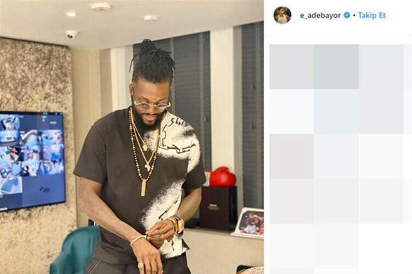 Emmanuel Adebayor ofsaytta yakalandı