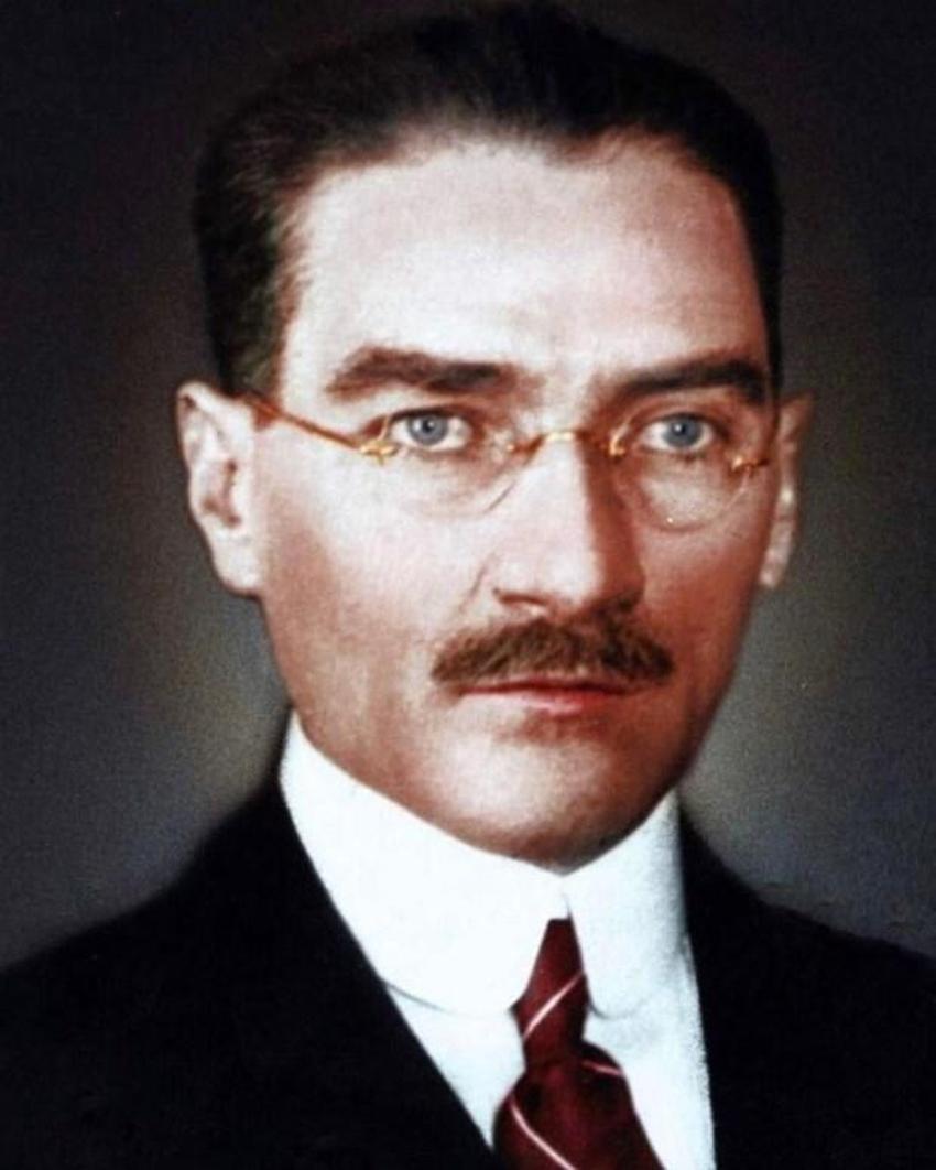 Ünlülerin 10 Kasım mesajları! 'Atam seni çok seviyoruz'