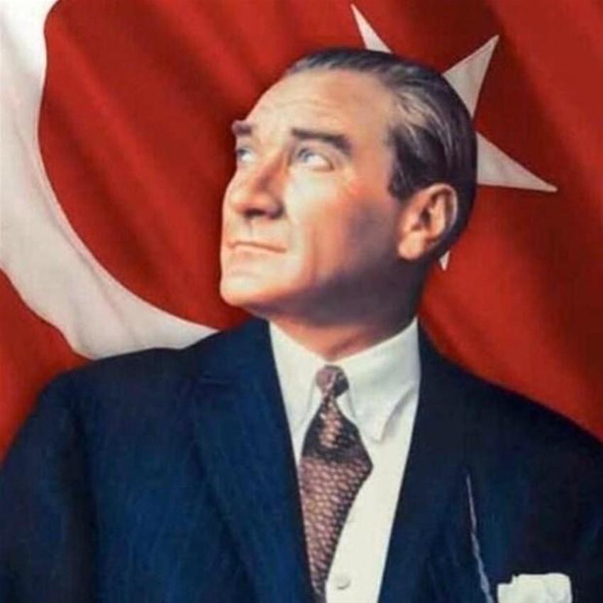 Ünlülerin 10 Kasım mesajları! 'Atam seni çok seviyoruz'