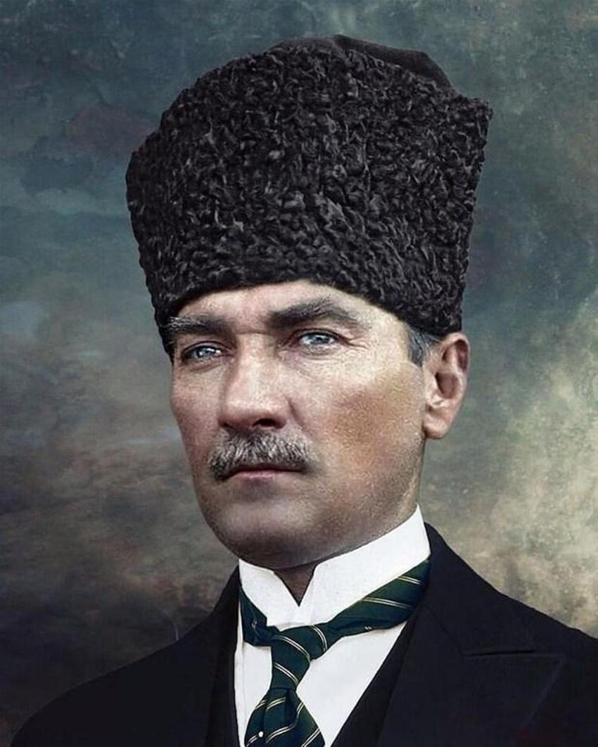 Ünlülerin 10 Kasım mesajları! 'Atam seni çok seviyoruz'