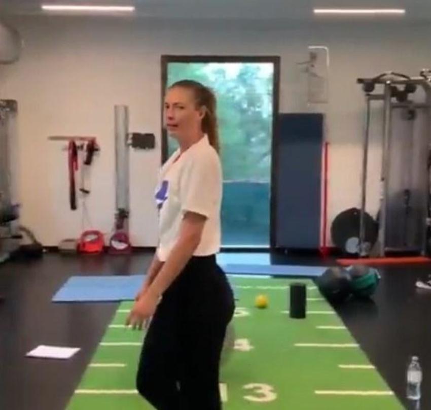 Sharapova çalışmayı bırakmıyor!
