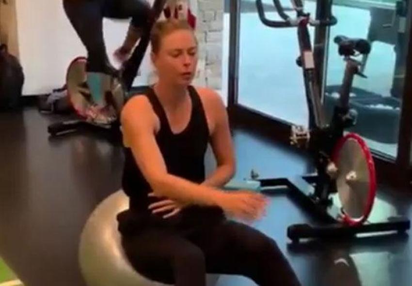 Sharapova çalışmayı bırakmıyor!