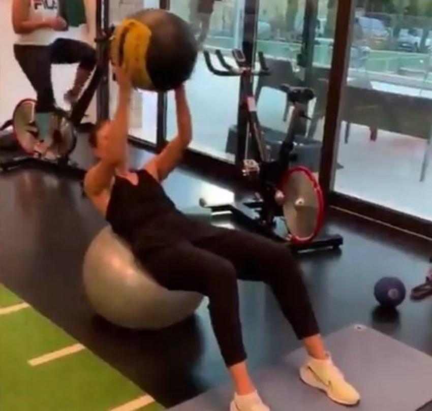 Sharapova çalışmayı bırakmıyor!