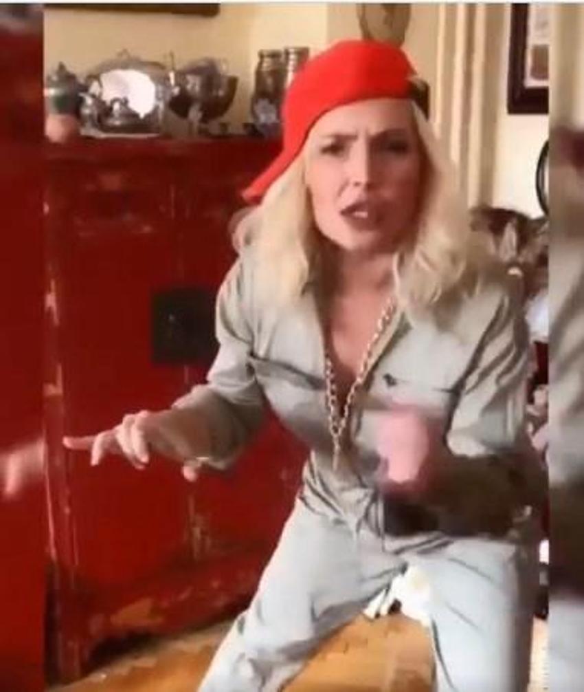 Seda Akgül rap yaptı!