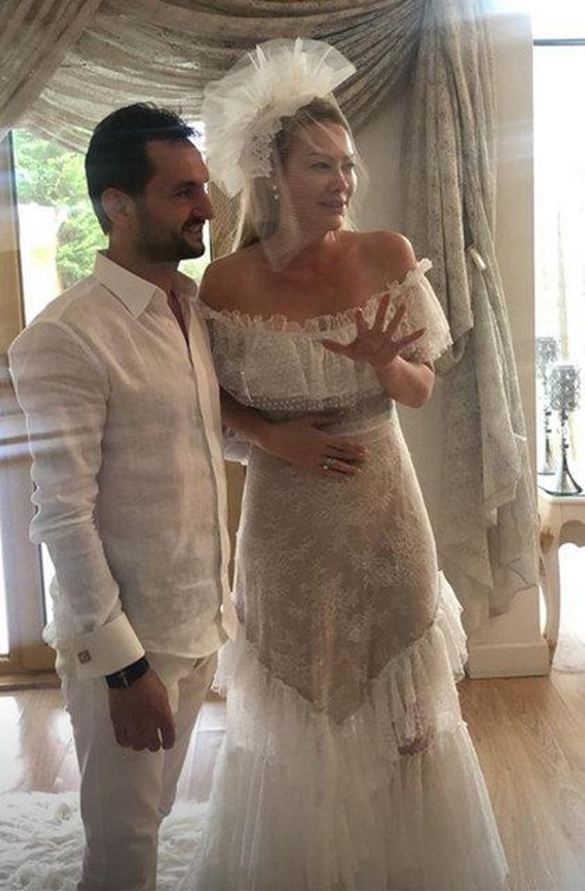 Aylin Coşkun 15 yıllık sevgilisiyle dünyaevine girdi!