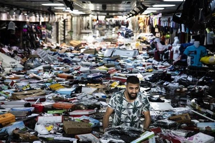 Yağmur İstanbul'da hayatı böyle felç etti